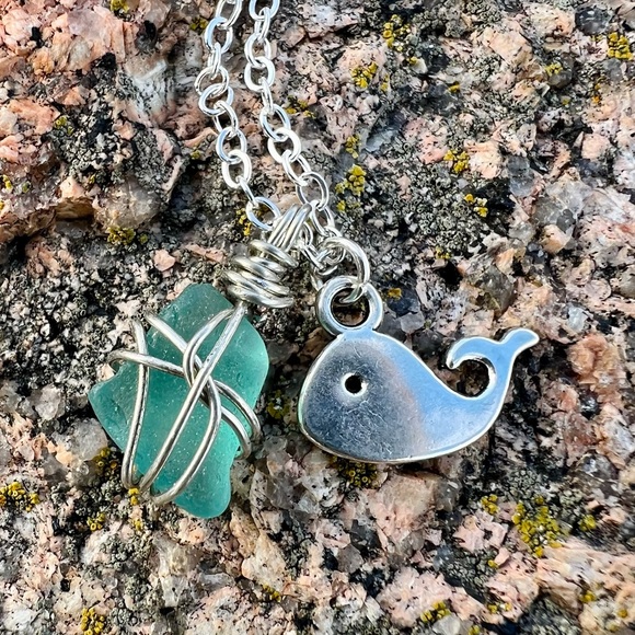 Light Ocean Blue Whale Necklace - Picture 6 of 7